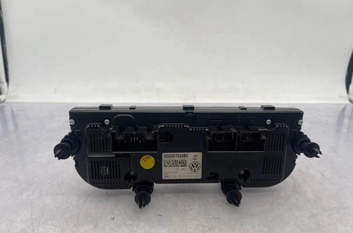Commande de chauffage VOLKSWAGEN GOLF SPORTSVAN PHASE 1 occasion — photo 4