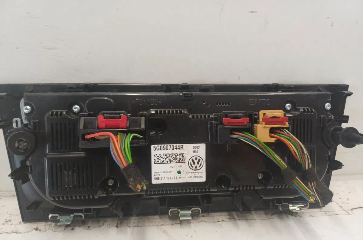 Commande de chauffage VOLKSWAGEN GOLF SPORTSVAN PHASE 1 occasion — photo 2