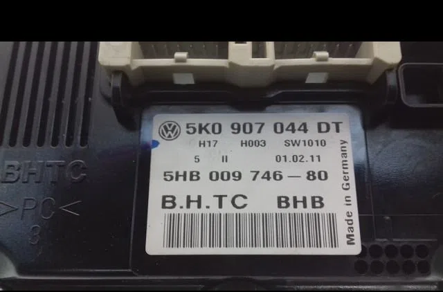 Commande de chauffage Volkswagen GOLF VI (5K1) 1.6 tdi (2009-2012) 5 portes occasion — photo 2