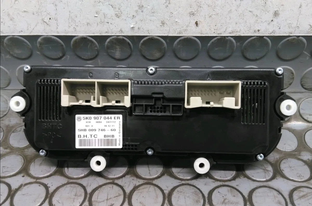 Commande de chauffage Volkswagen GOLF VI (5K1) 2.0 tdi 4motion (2009-2012) occasion — photo 2