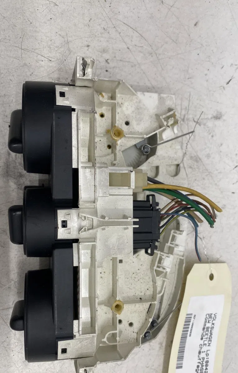 Commande de chauffage Volkswagen NEW BEETLE Décapotable (1Y7) 1.6 (2003-2010) occasion — photo 2