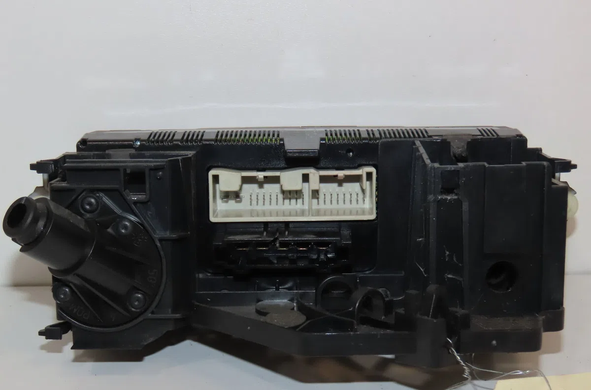 Commande de chauffage Volkswagen PASSAT B6 (3C2) 1.9 tdi (2005-2010) 4 portes occasion