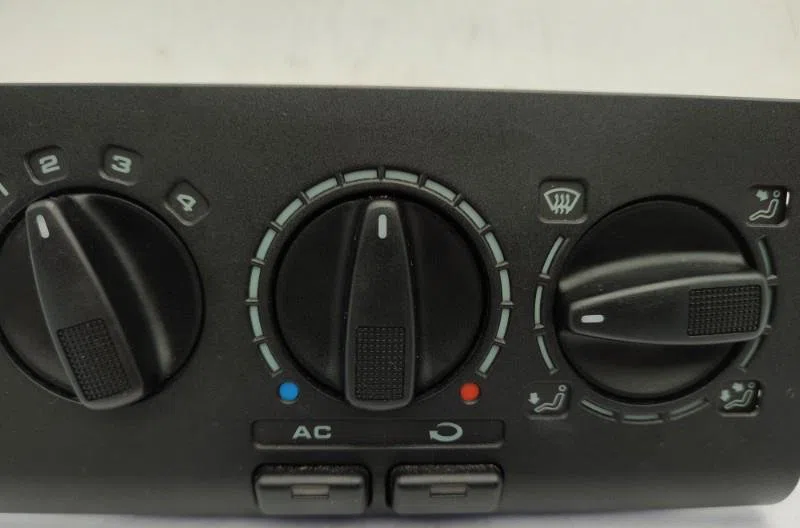 Commande de chauffage VOLKSWAGEN POLO 3 PHASE 1 occasion — photo 2