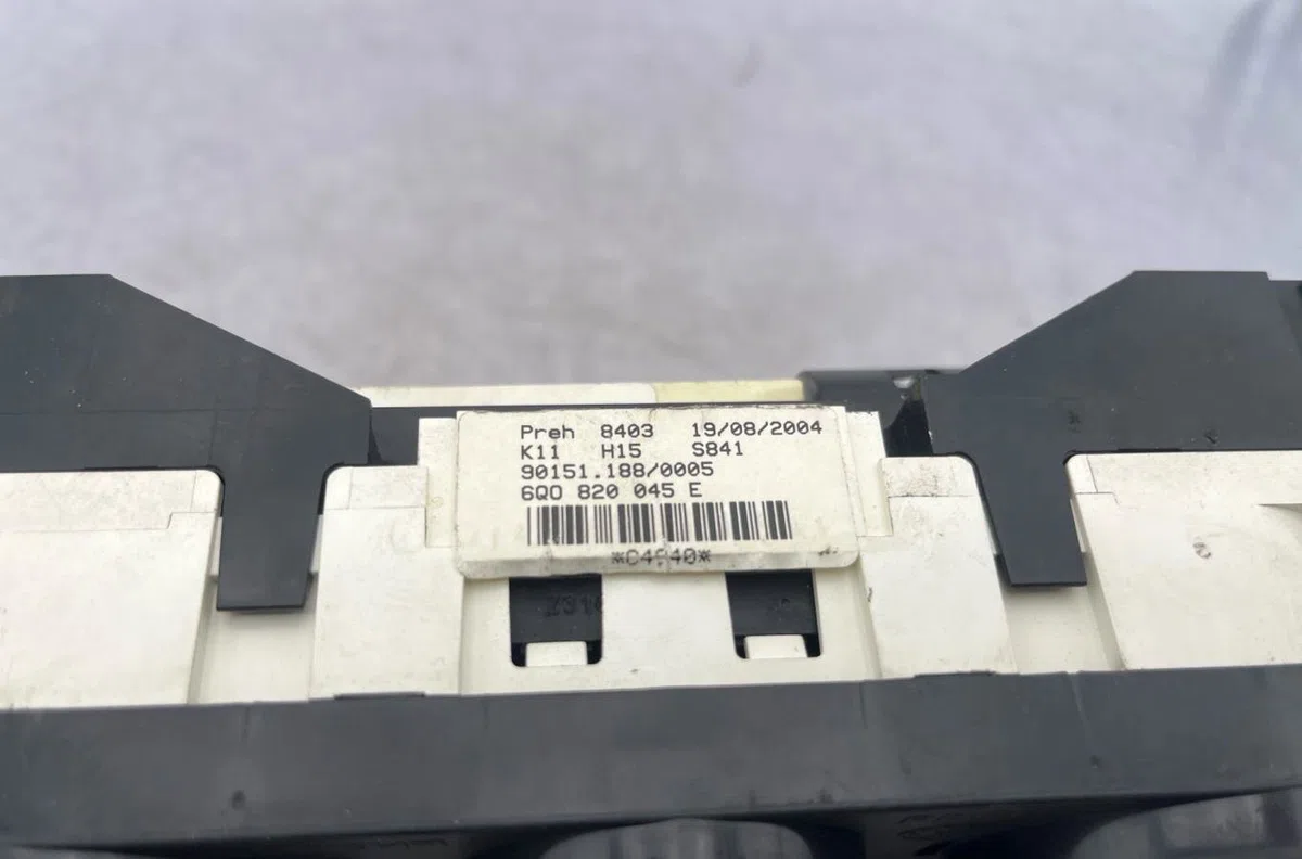 Commande de chauffage VOLKSWAGEN POLO 4 PHASE 1 occasion — photo 2