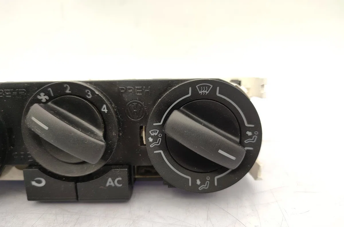 Commande de chauffage VOLKSWAGEN POLO 4 PHASE 2 occasion — photo 3