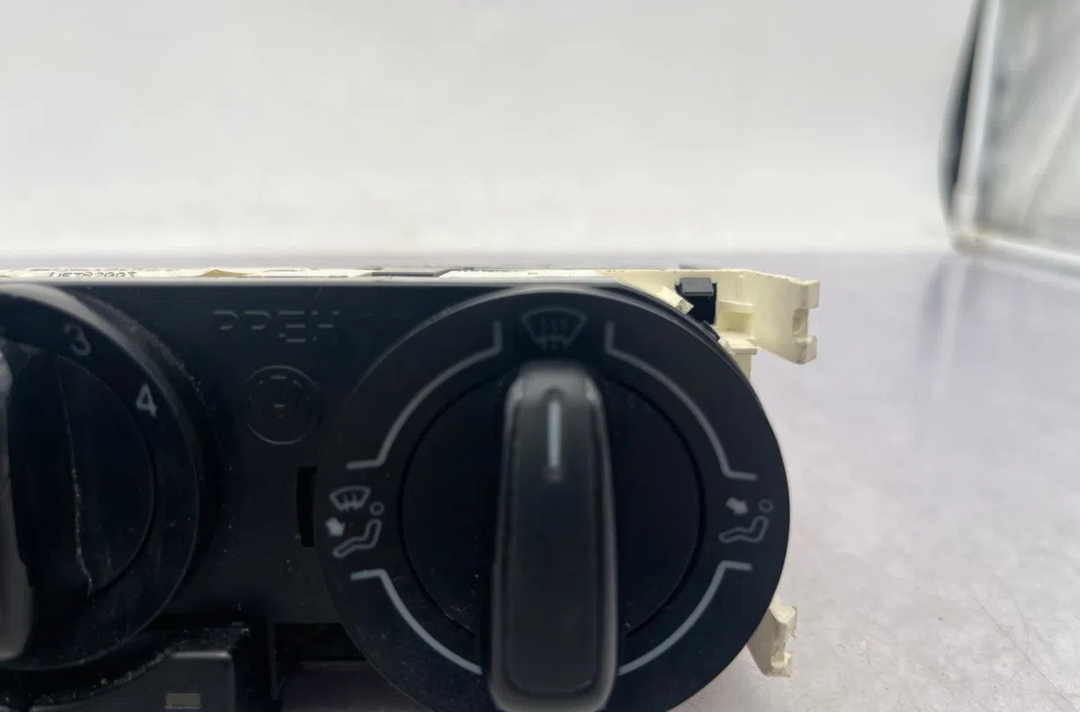 Commande de chauffage VOLKSWAGEN POLO 5 PHASE 1 occasion — photo 4