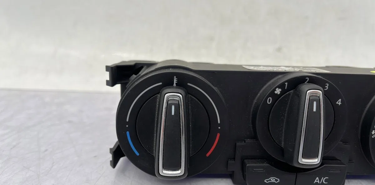 Commande de chauffage VOLKSWAGEN POLO 5 PHASE 2 occasion — photo 2