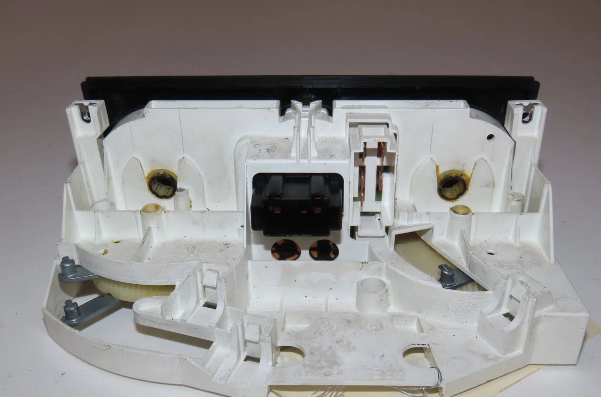 Commande de chauffage Volkswagen POLO (6N2) 1.4 (1999-2001) 5 portes occasion
