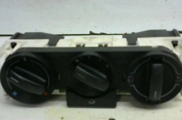 Commande de chauffage Volkswagen POLO (9N_, 9A_) 1.2 12v (2001-2007) 5 portes occasion