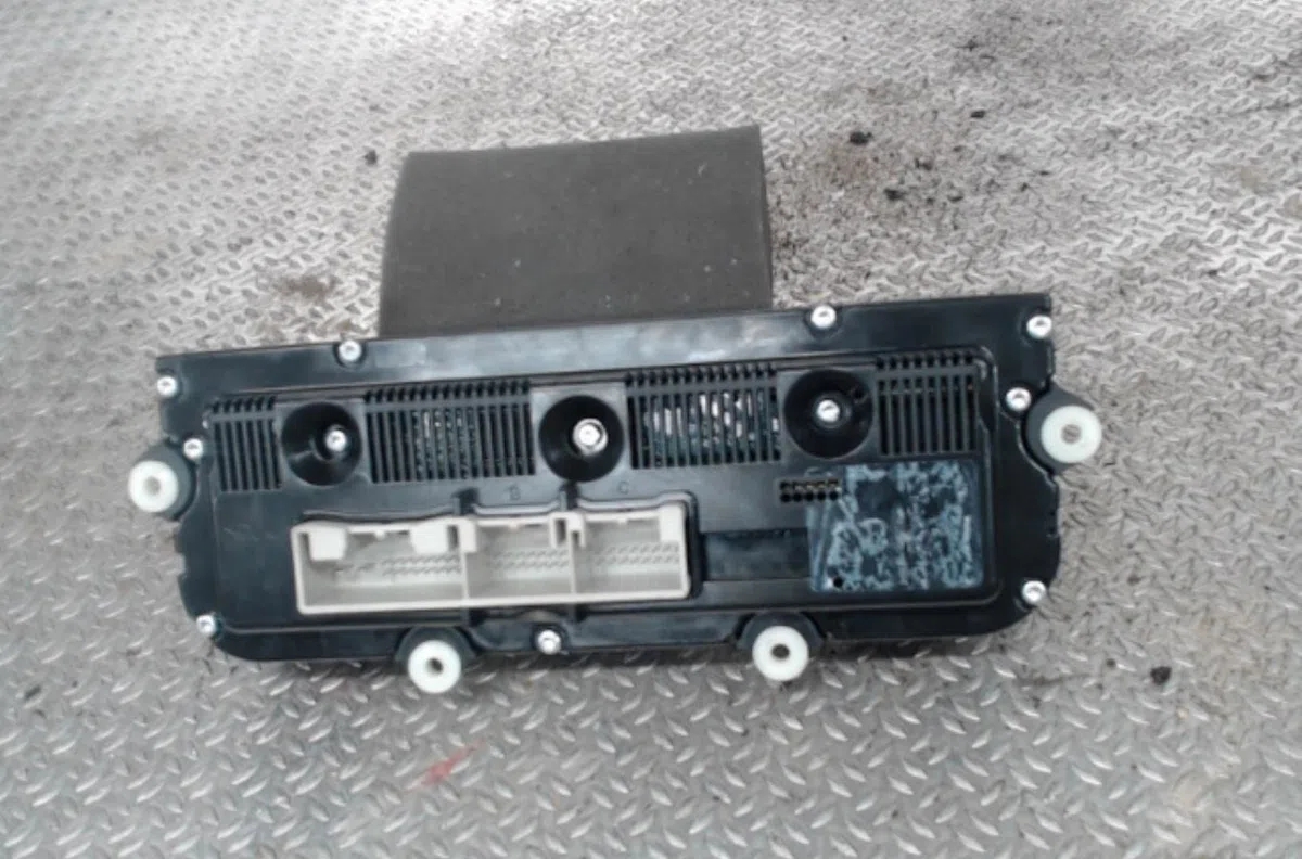 Commande de chauffage Volkswagen TOURAN (1T1, 1T2) 2.0 tdi 16v (2003-2010) 5 portes occasion — photo 2