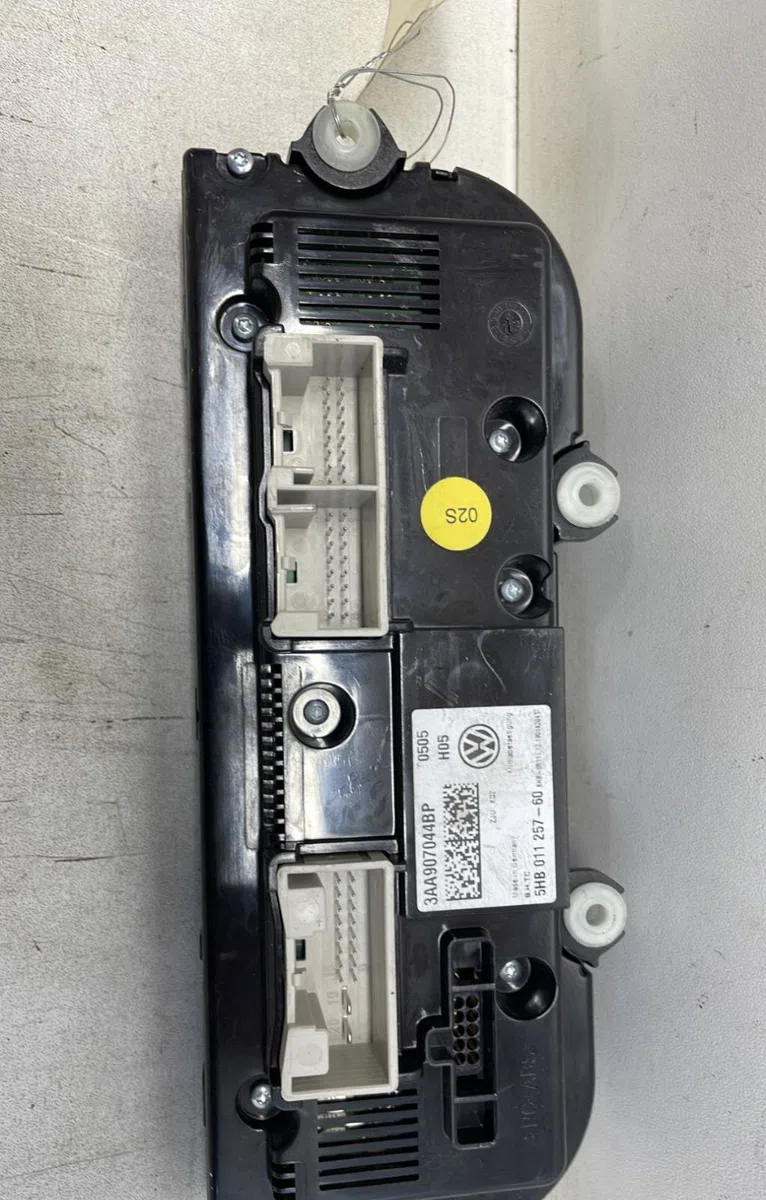 Commande de chauffage Volkswagen TOURAN (1T3) 1.6 tdi (2010-2015) 5 portes occasion — photo 2