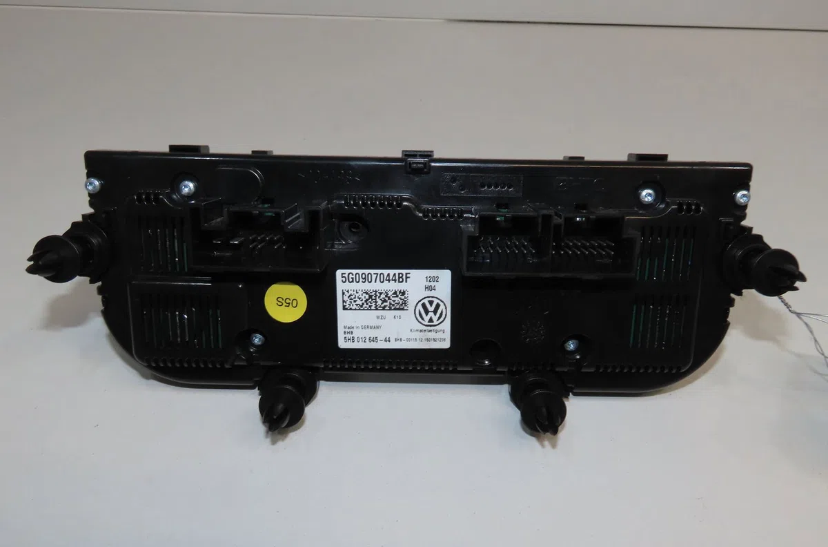 Commande de chauffage Volkswagen TOURAN (5T1) 1.6 tdi (2015-2016) occasion — photo 2