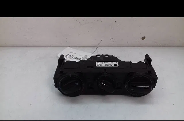 Commande de chauffage Volkswagen UP! (121, 122, BL1, BL2, BL3, 123) 1.0 (2011-2020) 5 portes occasion — photo 4