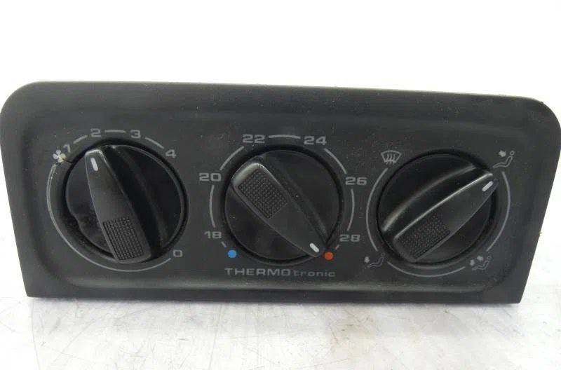 Commande de chauffage VOLKSWAGEN VENTO occasion — photo 2