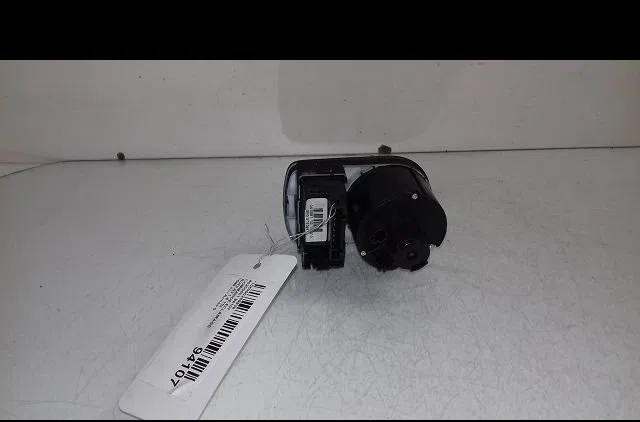 Commande eclairage Audi A3 (8P1) 1.6 tdi (2009-2012) occasion — photo 2