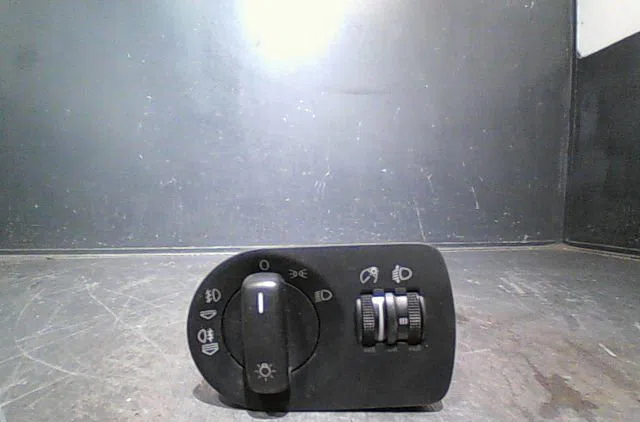 Commande eclairage Audi A3 (8P1) 1.9 tdi (2003-2010) 3 portes occasion — photo 3