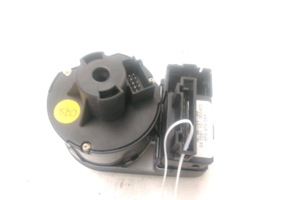 Commande eclairage Audi A3 (8P1) 2.0 fsi (2003-2008) occasion — photo 2