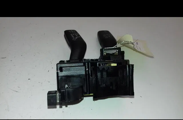 Commande eclairage Audi A3 (8P1) 2.0 tdi 16v (2003-2012) 3 portes occasion — photo 2