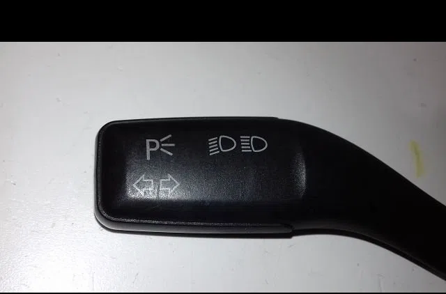 Commande eclairage Audi A3 Sportback (8PA) 1.9 tdi (2004-2010) occasion — photo 2