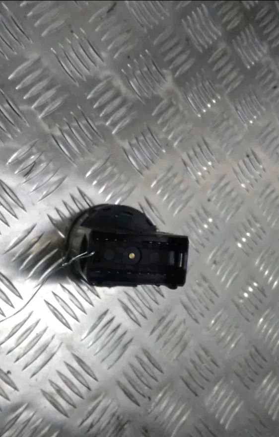 Commande eclairage Audi A4 B6 Décapotable (8H7) 2.5 tdi (2002-2005) occasion — photo 2