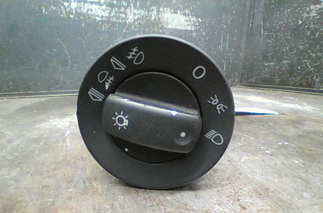 Commande eclairage Audi A4 B7 (8EC) 1.6 (2004-2008) occasion — photo 3