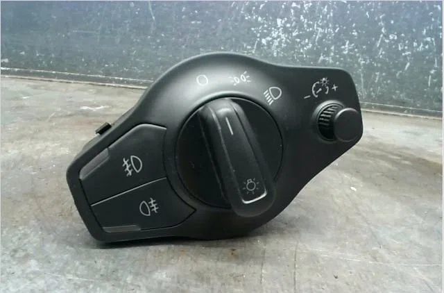 Commande eclairage Audi A4 B8 Avant (8K5) 2.0 tdi (2008-2015) occasion — photo 4
