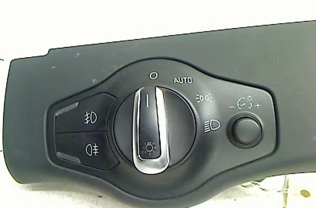 Commande eclairage Audi A4 B8 Avant (8K5) 2.0 tdi (2008-2015) occasion — photo 4