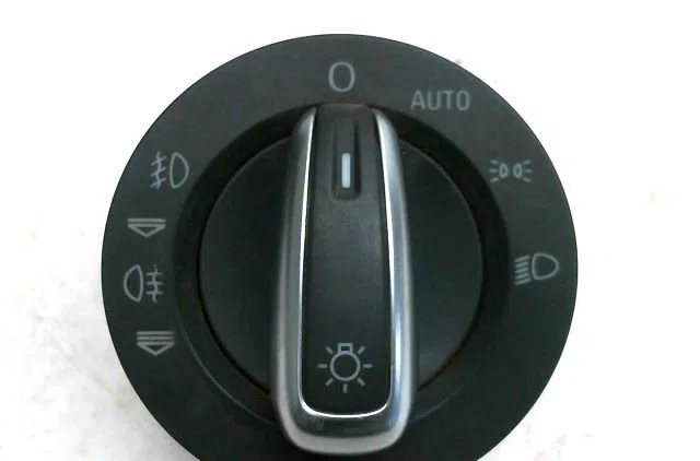Commande eclairage AUDI A6 ALLROAD QUATTRO 2.7 V AVUS occasion — photo 3