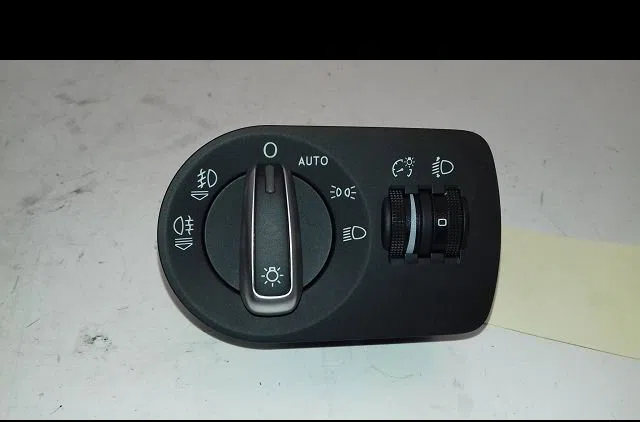 Commande eclairage Audi Q3 (8UB, 8UG) 1.4 tsi (2013-2018) occasion — photo 4