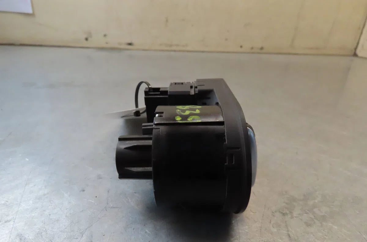Commande eclairage Audi TT (8J3) 2.0 tfsi quattro (2010-2014) occasion — photo 2