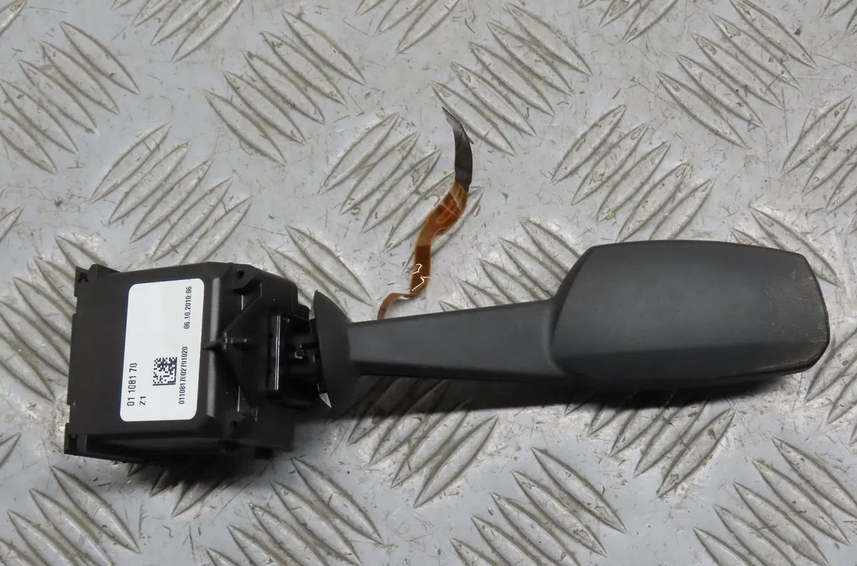 Commande eclairage Bmw 1 (E87) 118 d (2004-2007) 5 portes occasion — photo 2