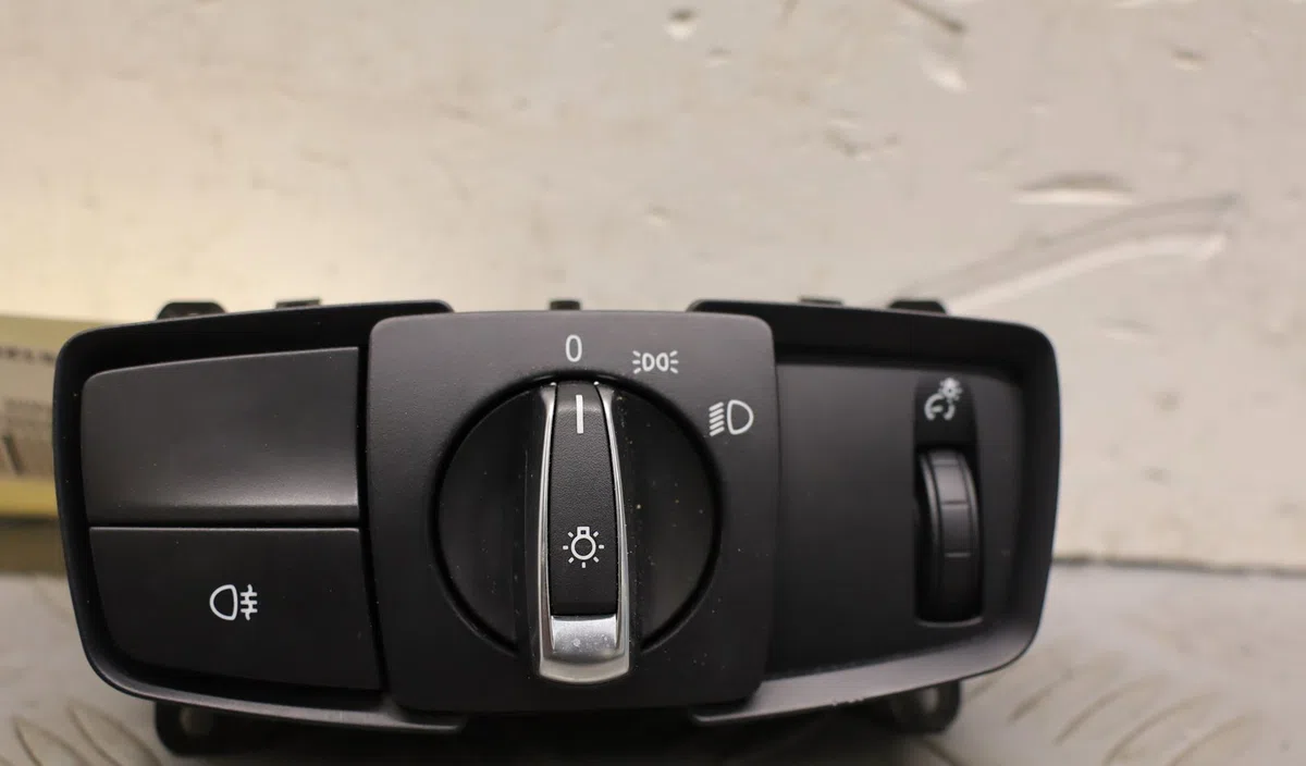 Commande eclairage Bmw 1 (F20) 116 i (2015-2019) occasion — photo 2
