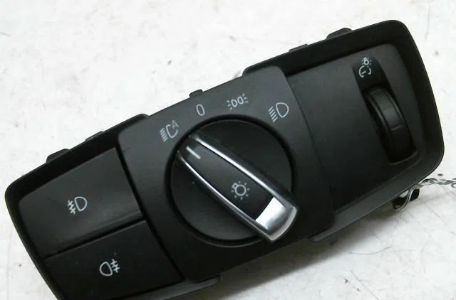 Commande eclairage Bmw 1 (F20) 118 d (2011-2015) occasion — photo 4