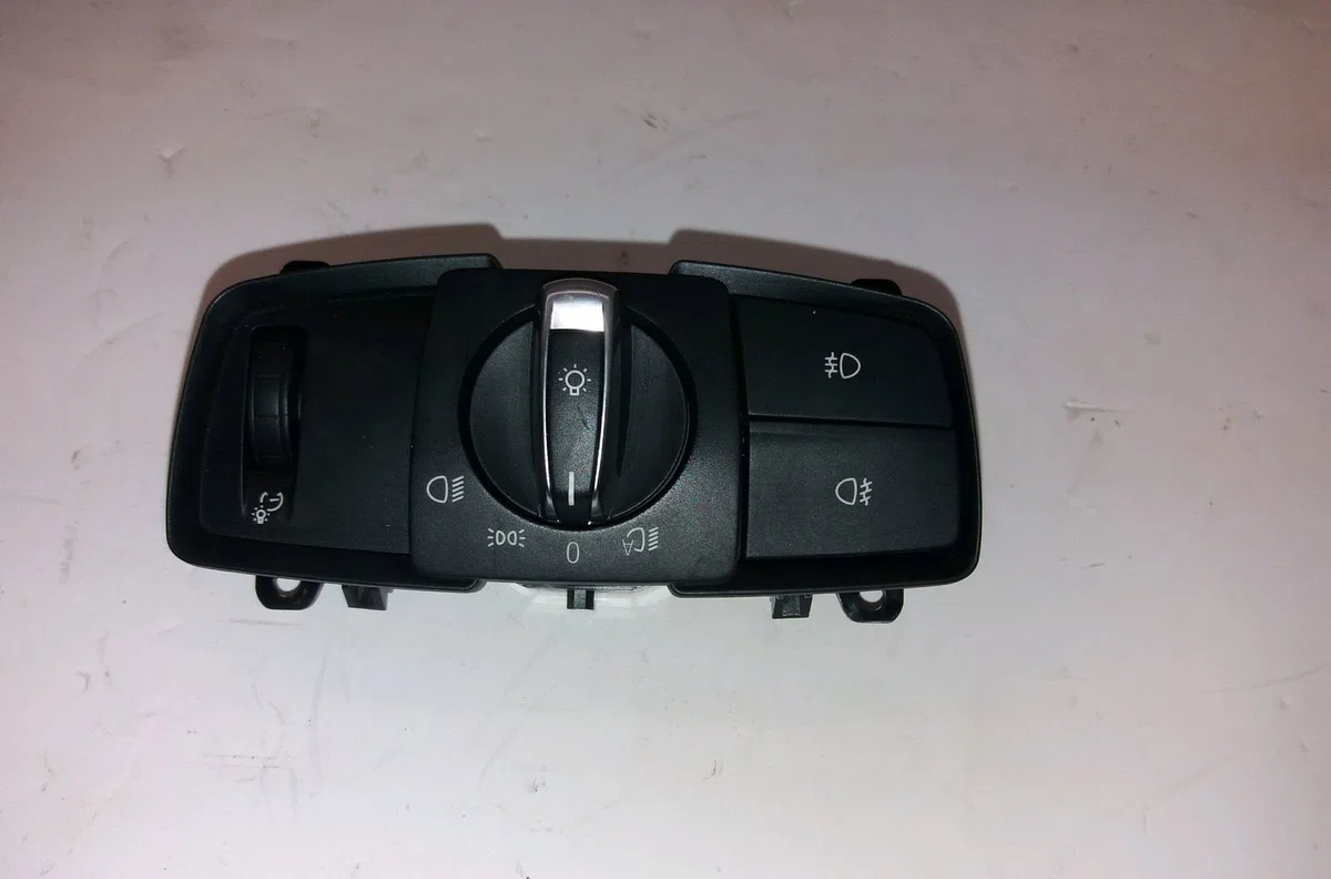 Commande eclairage Bmw 1 (F20) M 135 i (2012-2015) occasion — photo 3