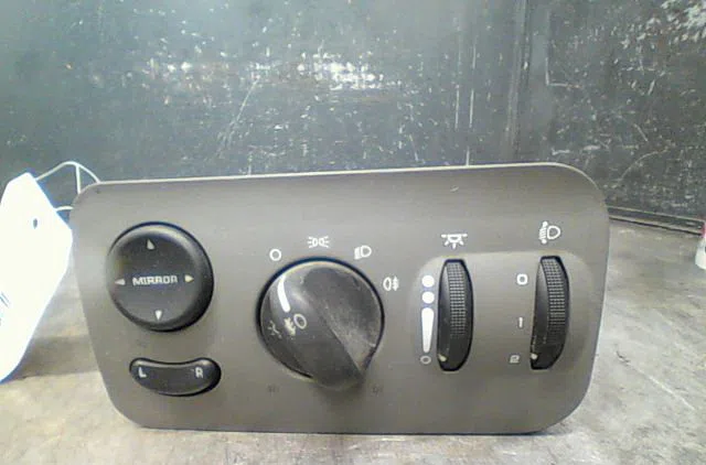 Commande eclairage Chrysler VOYAGER IV (RG, RS) 2.5 crd (2000-2008) occasion — photo 3