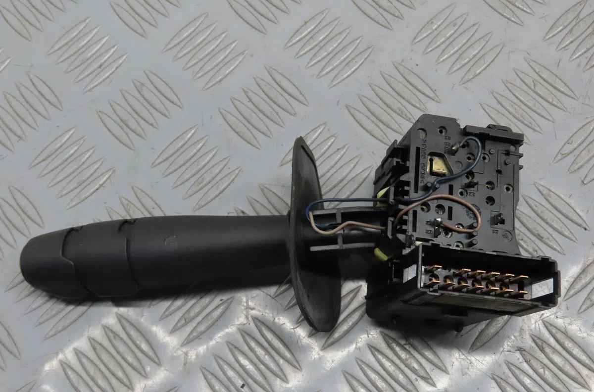 Commande eclairage Dacia LOGAN (LS_) 1.4 (lsoa, lsoc, lsoe, lsog) (2004) occasion — photo 3