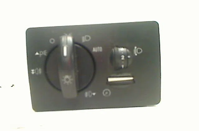 Commande eclairage Ford FOCUS II A trois volumes (DB_, FCH, DH) 2.0 tdci (2005-2012) occasion