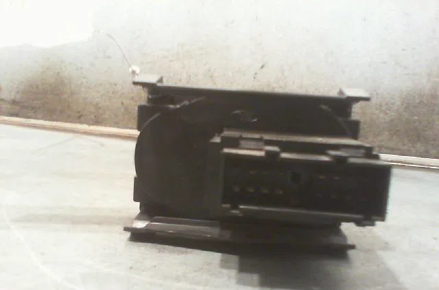 Commande eclairage FORD FUSION Phase 1 09-2002--10-2005 occasion — photo 2