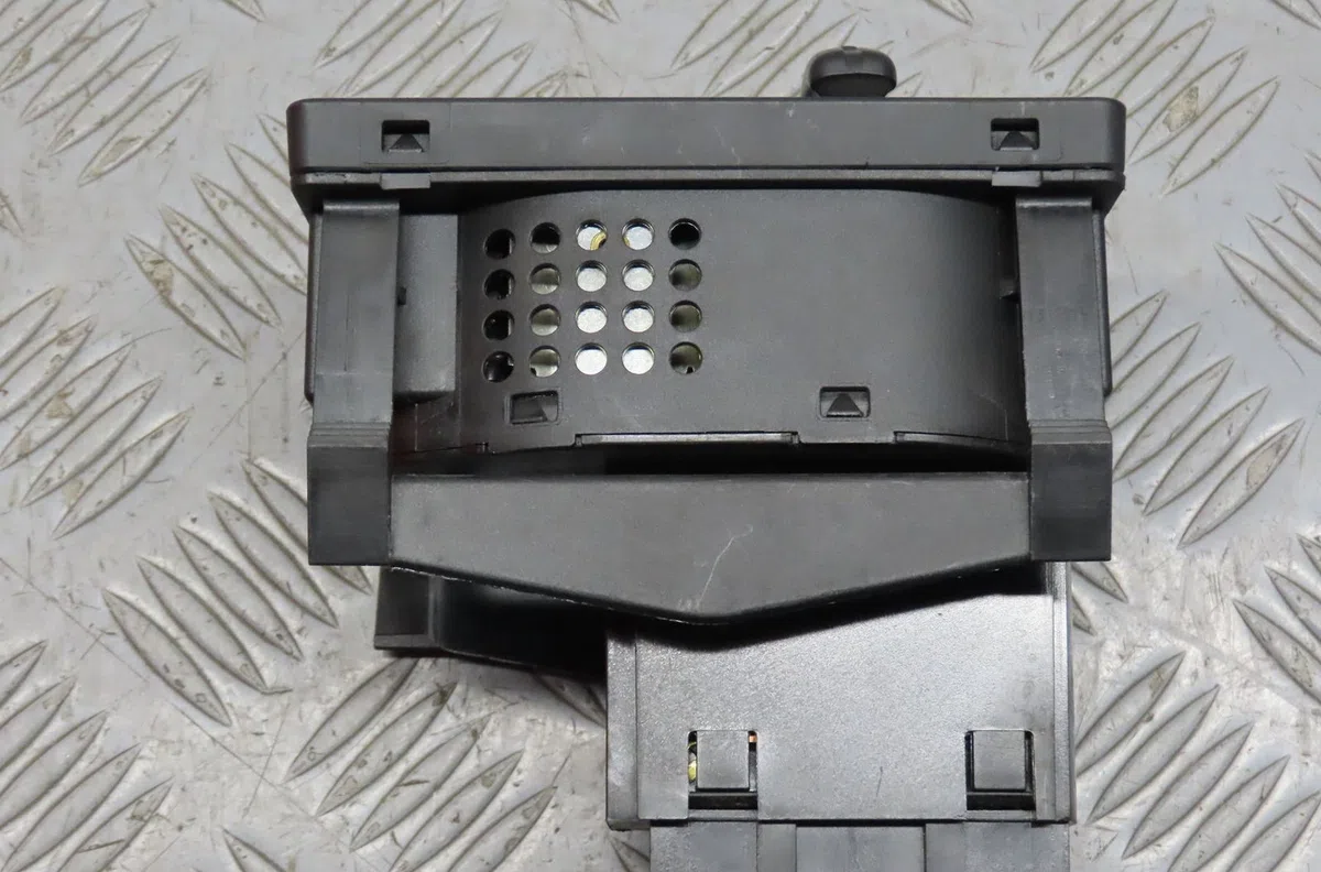 Commande eclairage Ford KUGA I 2.0 tdci (2008-2012) 5 portes occasion — photo 3
