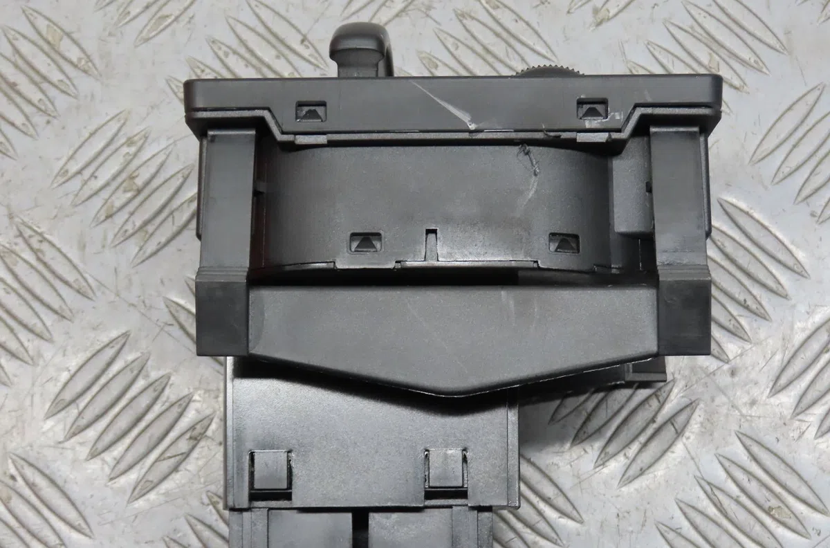 Commande eclairage Ford KUGA I 2.0 tdci (2008-2012) 5 portes occasion — photo 4