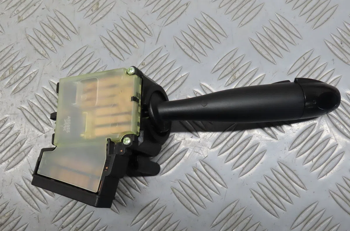 Commande eclairage Hyundai GETZ (TB) 1.1 (2002-2005) 5 portes occasion — photo 2