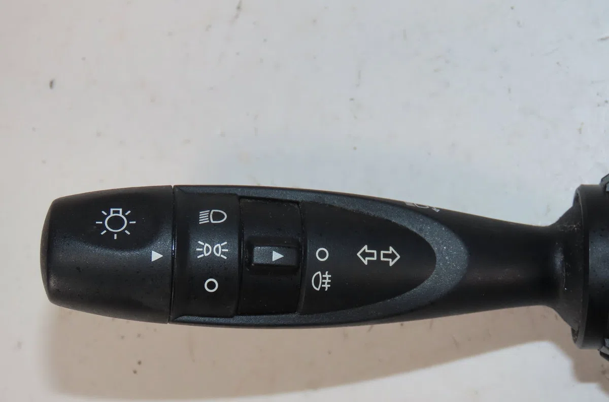 Commande eclairage Hyundai I10 II (BA, IA) 1.0 (2013) occasion — photo 2