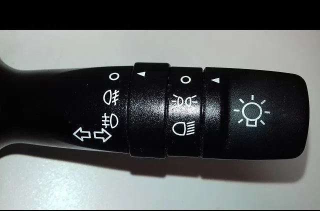 Commande eclairage Kia CEE'D 3-5 portes (ED) 1.6 crdi 115 (2006-2012) occasion — photo 2
