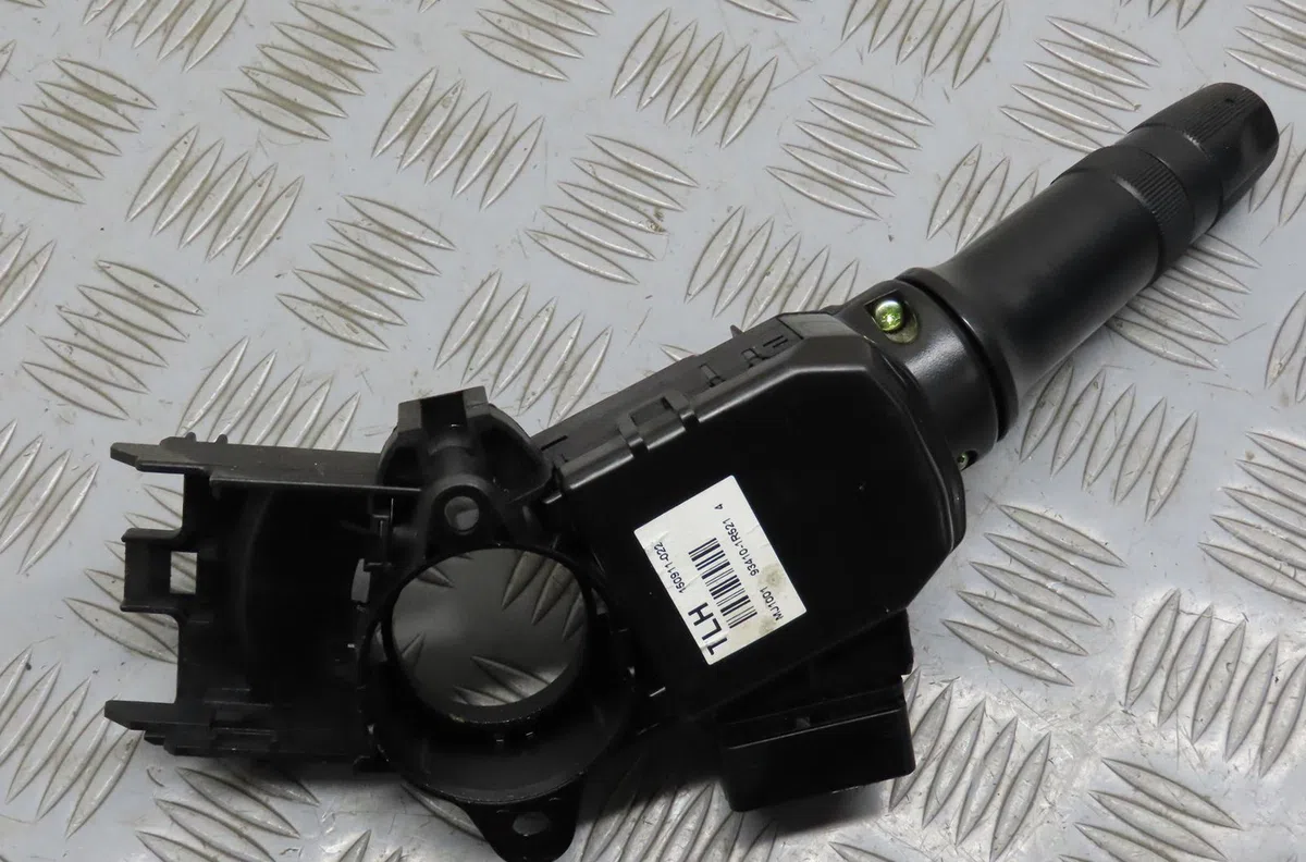 Commande eclairage Kia PICANTO II (TA) 1.0 (2011-2017) occasion — photo 2