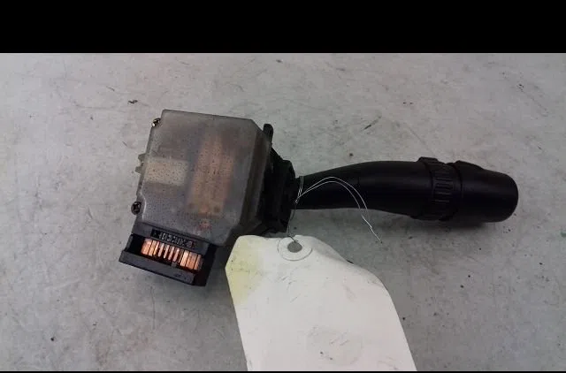 Commande eclairage Kia SORENTO I (JC) 2.5 crdi (2006-2011) occasion — photo 2