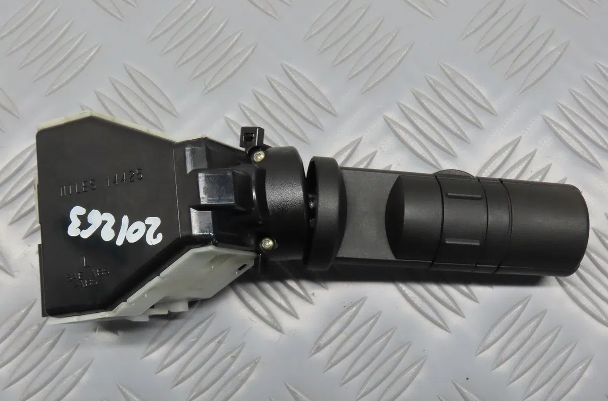 Commande eclairage Nissan QASHQAI - QASHQAI 2 I (J10, NJ10, JJ10E) 2.0 (2007-2013) occasion — photo 2