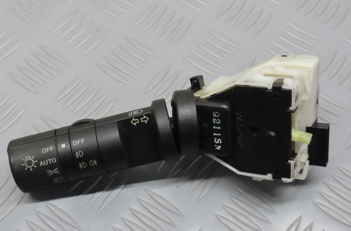 Commande eclairage Nissan QASHQAI - QASHQAI 2 I (J10, NJ10, JJ10E) 2.0 (2007-2013) occasion — photo 4