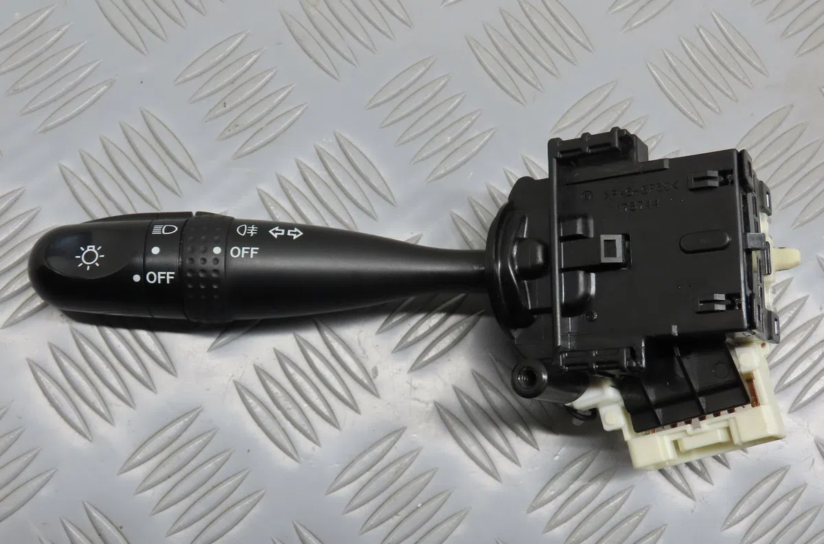 Commande eclairage Opel AGILA (B) (H08) 1.2 (f68) (2010-2014) occasion — photo 4