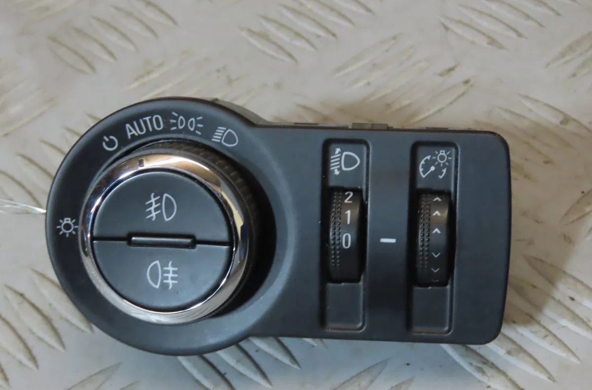 Commande eclairage OPEL ASTRA 2013 occasion — photo 2