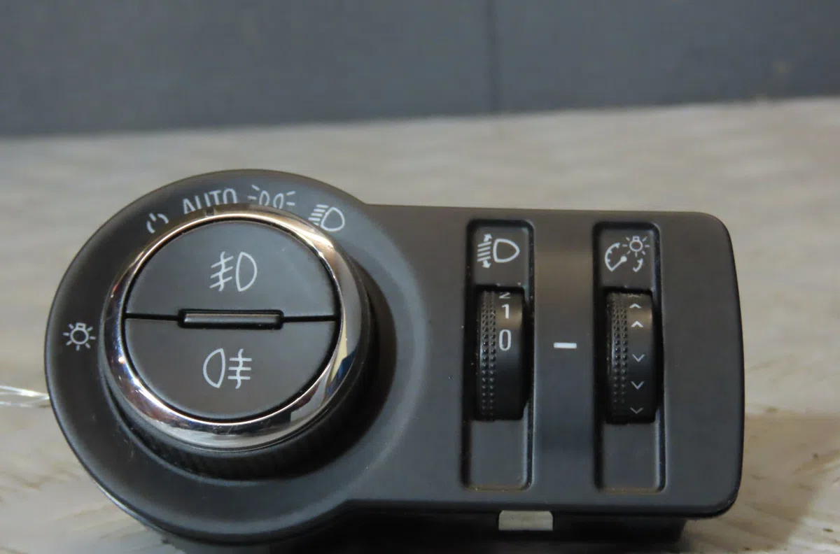Commande eclairage OPEL ASTRA 2013 occasion — photo 3